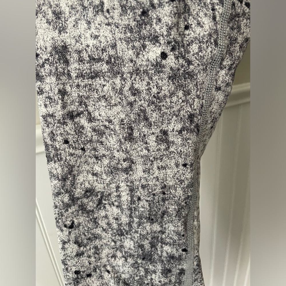 Marble print Lululemon Leggings - Picture 5 of 6